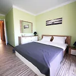 Stamopolu Lux с изглед към морето * Primorsko
