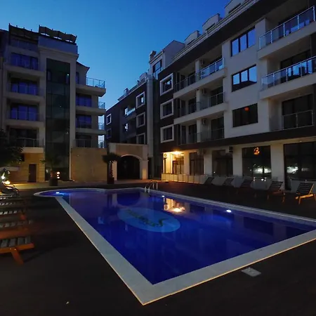 Stamopolu Lux с изглед към морето Приморско