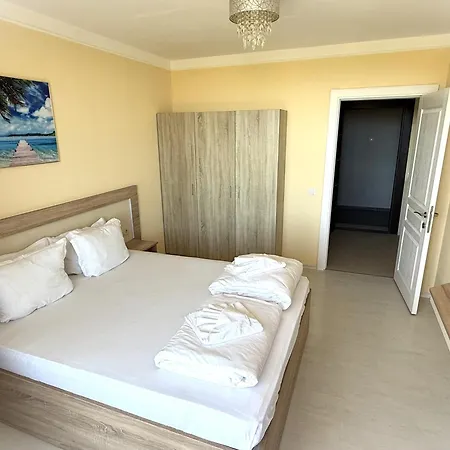 Stamopolu Lux с изглед към морето Primorsko