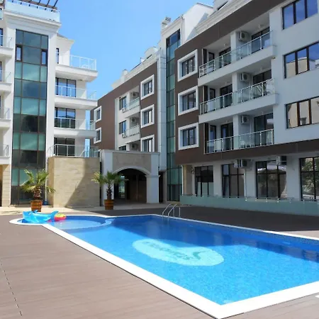 Stamopolu Lux с изглед към морето Приморско